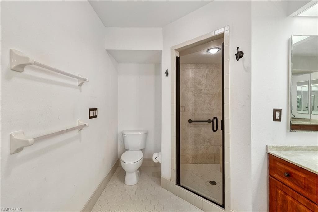 1381 N Brandywine CIR-21