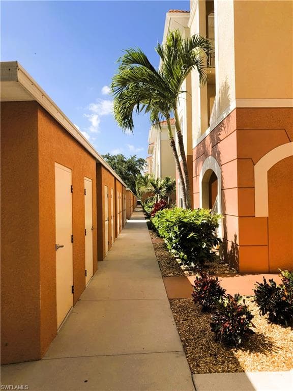 1141 Van Loon Commons CIR 301-22