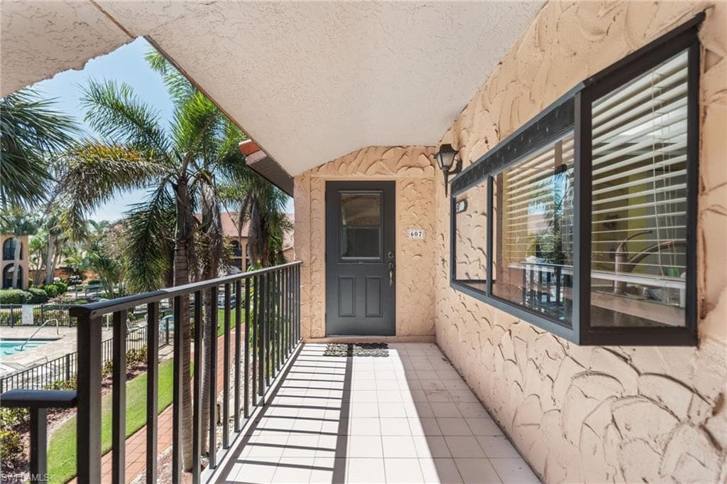 5510 SW 4th PL 607-20