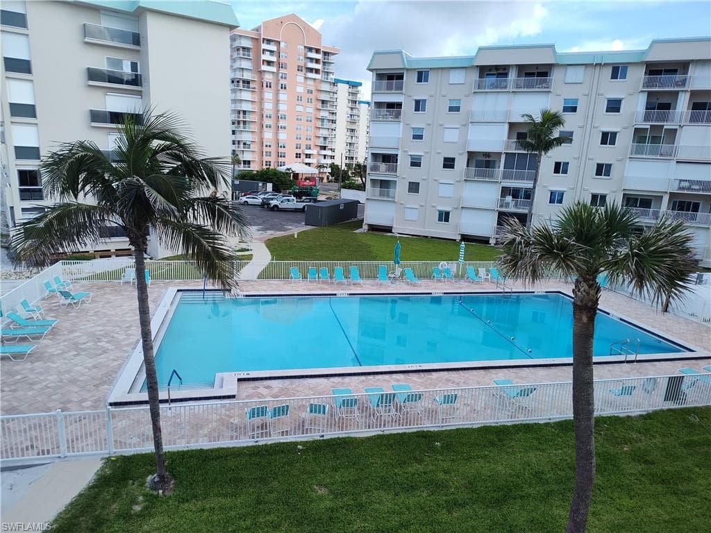 7400 Estero BLVD 528-7