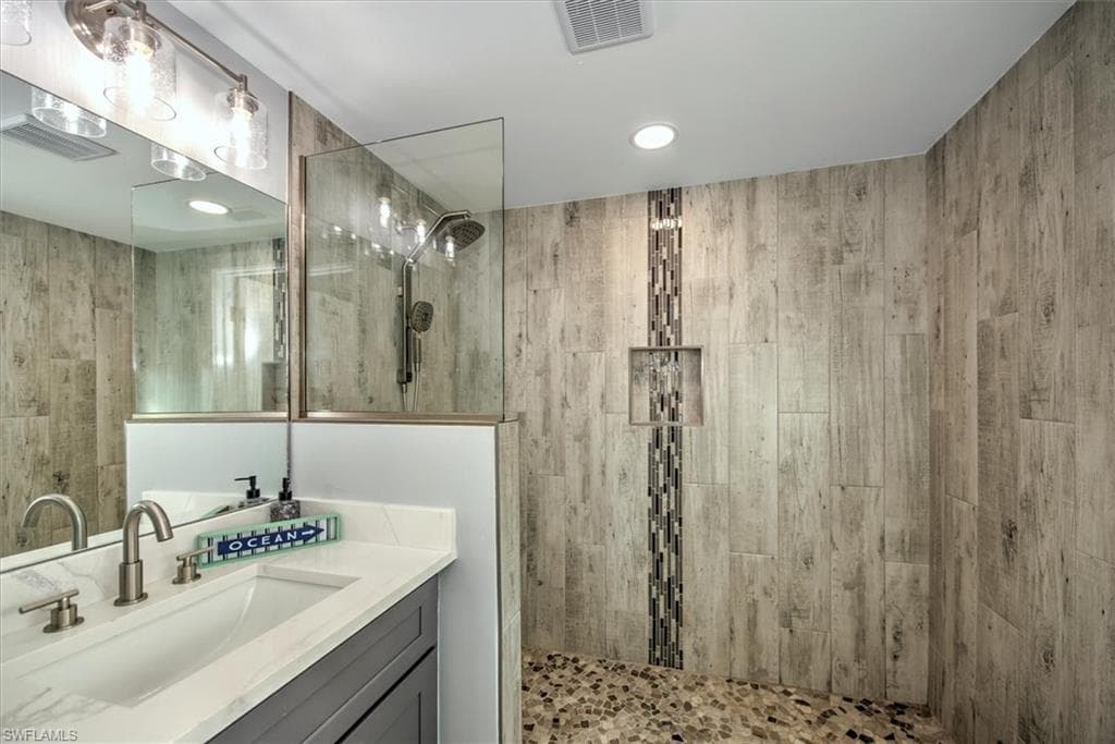 16 Palmview BLVD-29