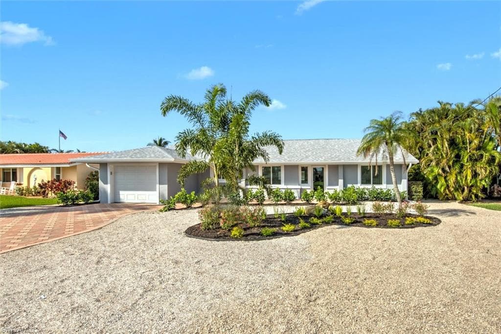 16 Palmview BLVD-21