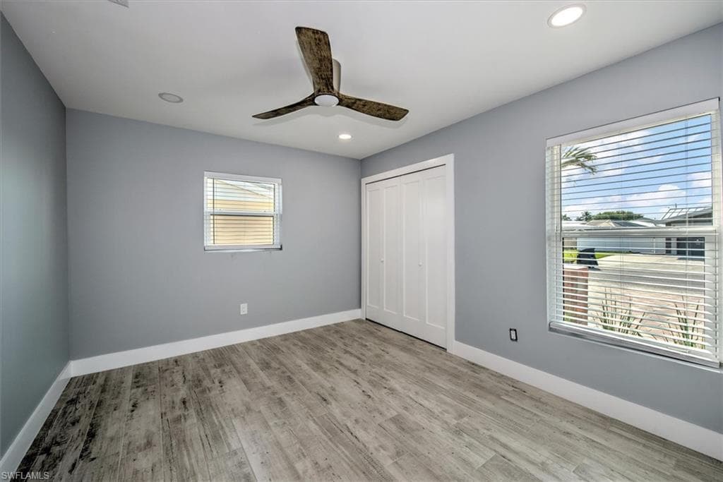 127 Albatross ST-12
