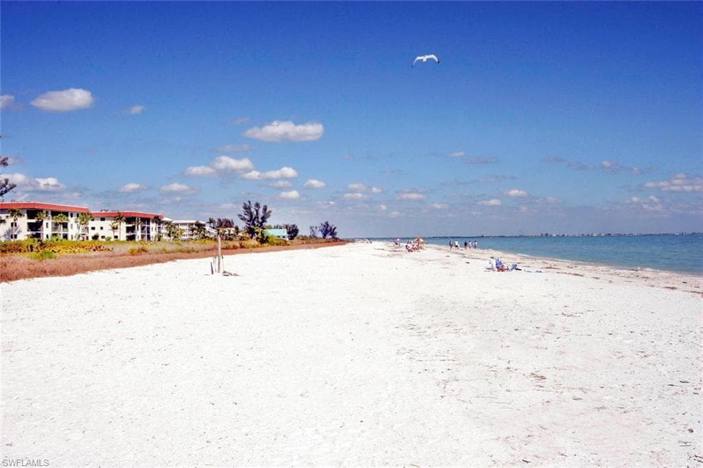 827 E Gulf DR M4-13