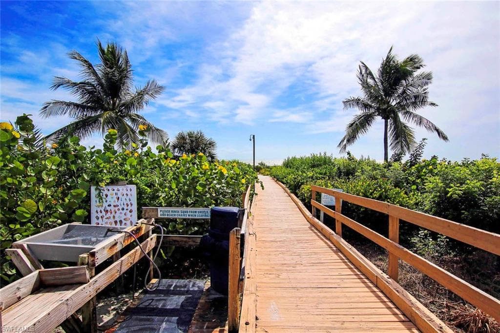827 E Gulf DR M4-17