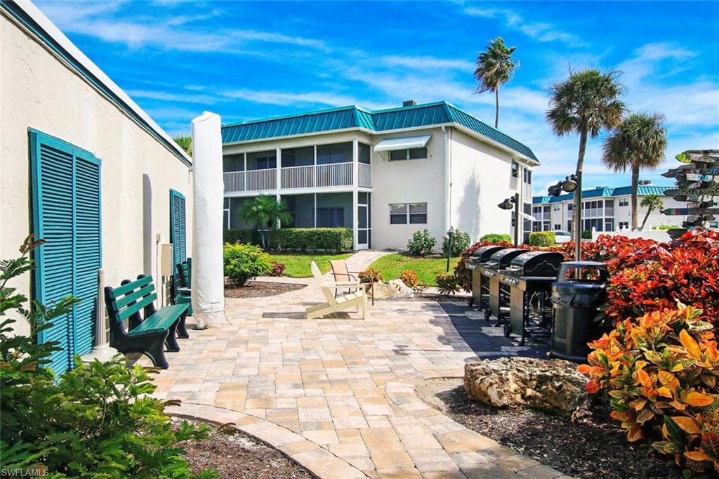 827 E Gulf DR M4-16