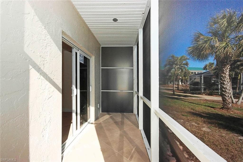 827 E Gulf DR M4-9