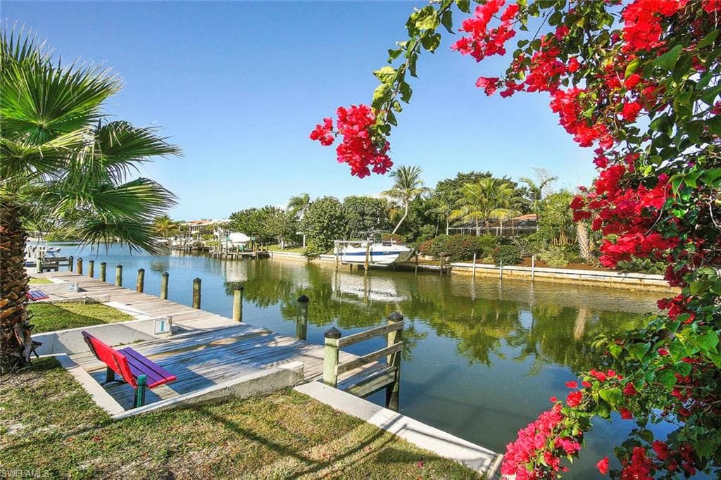 827 E Gulf DR M4-18