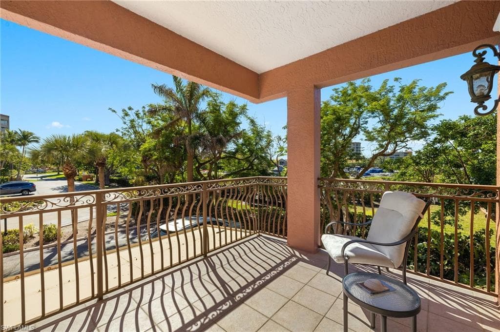 14811 Laguna DR 101-2