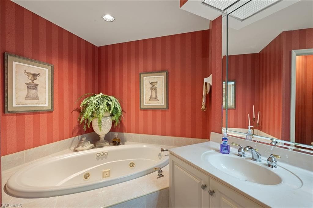 14811 Laguna DR 101-17