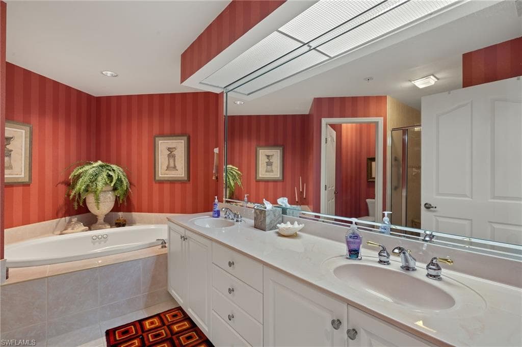14811 Laguna DR 101-16