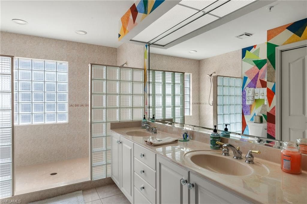 14811 Laguna DR 101-20