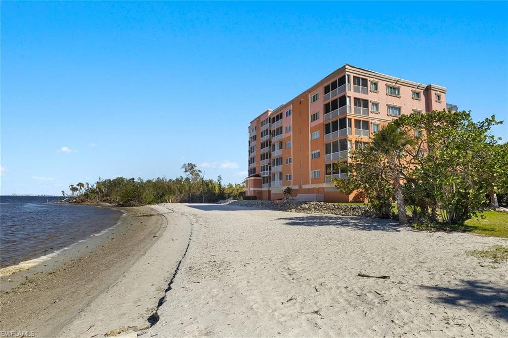 14811 Laguna DR 101-25