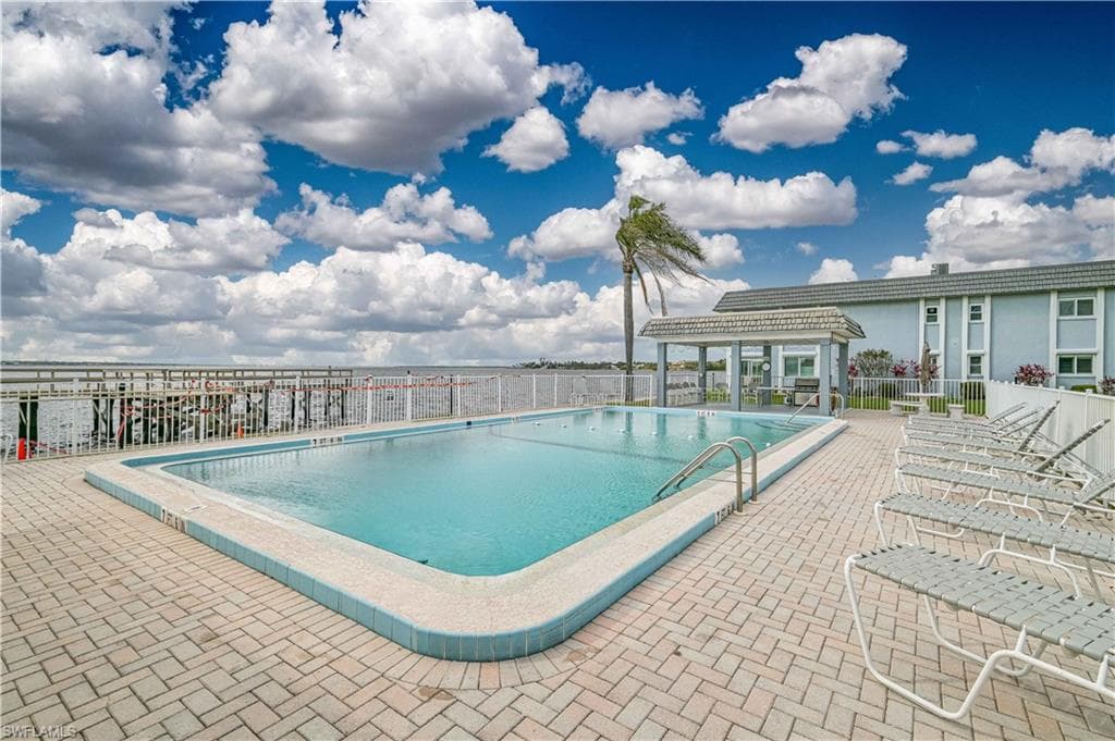 3390 N Key DR 6-9