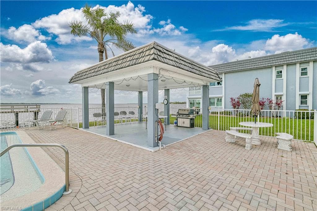 3390 N Key DR 6-8