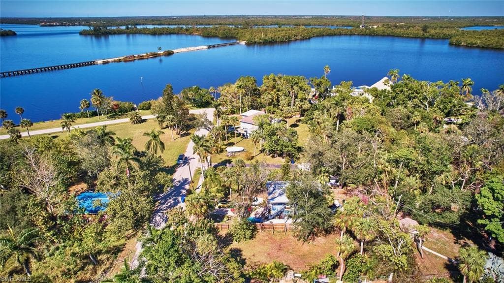 213 Delray AVE-13