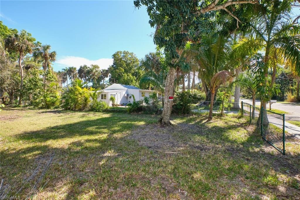 213 Delray AVE-5