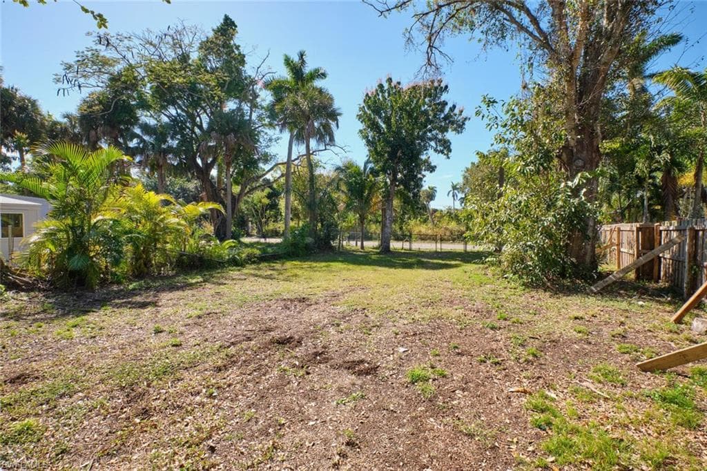 213 Delray AVE-9