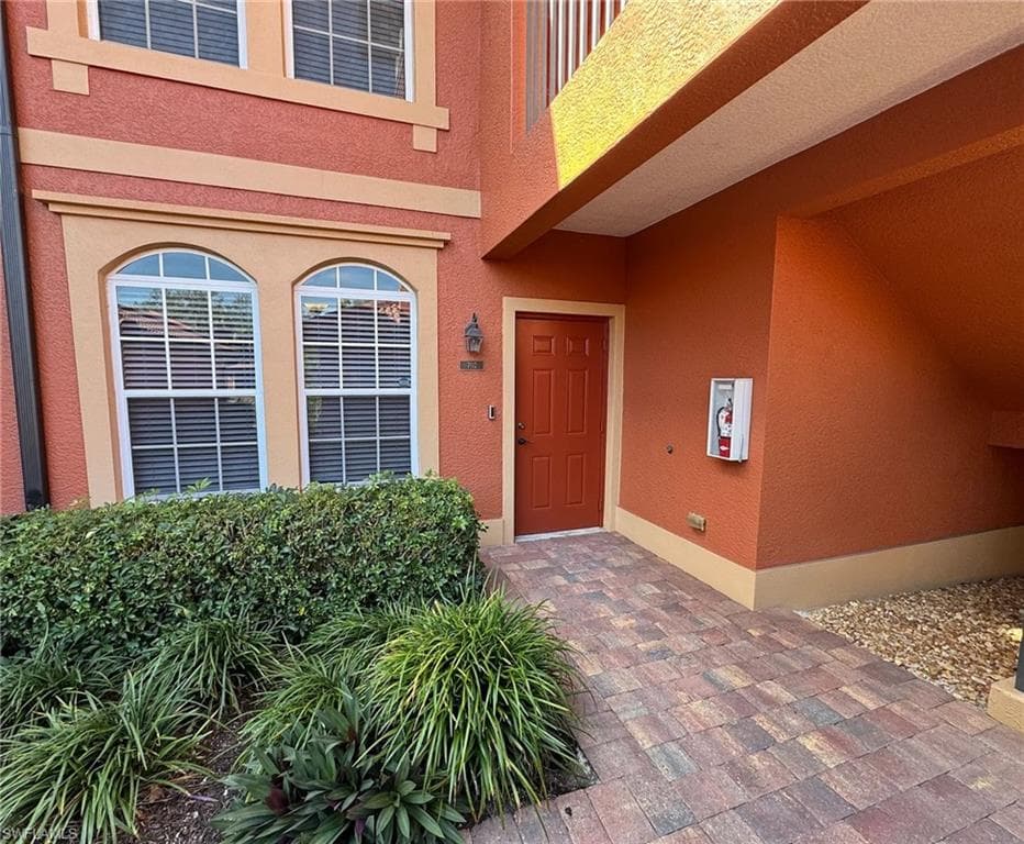 10025 Heather LN 702-2