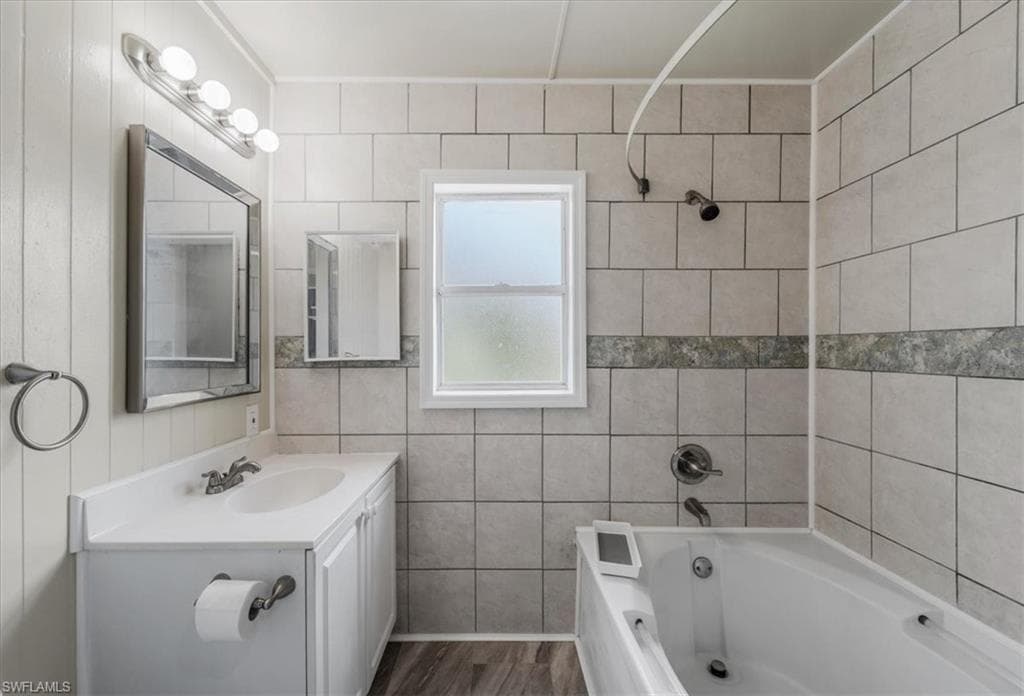 10925 Russell RD-12