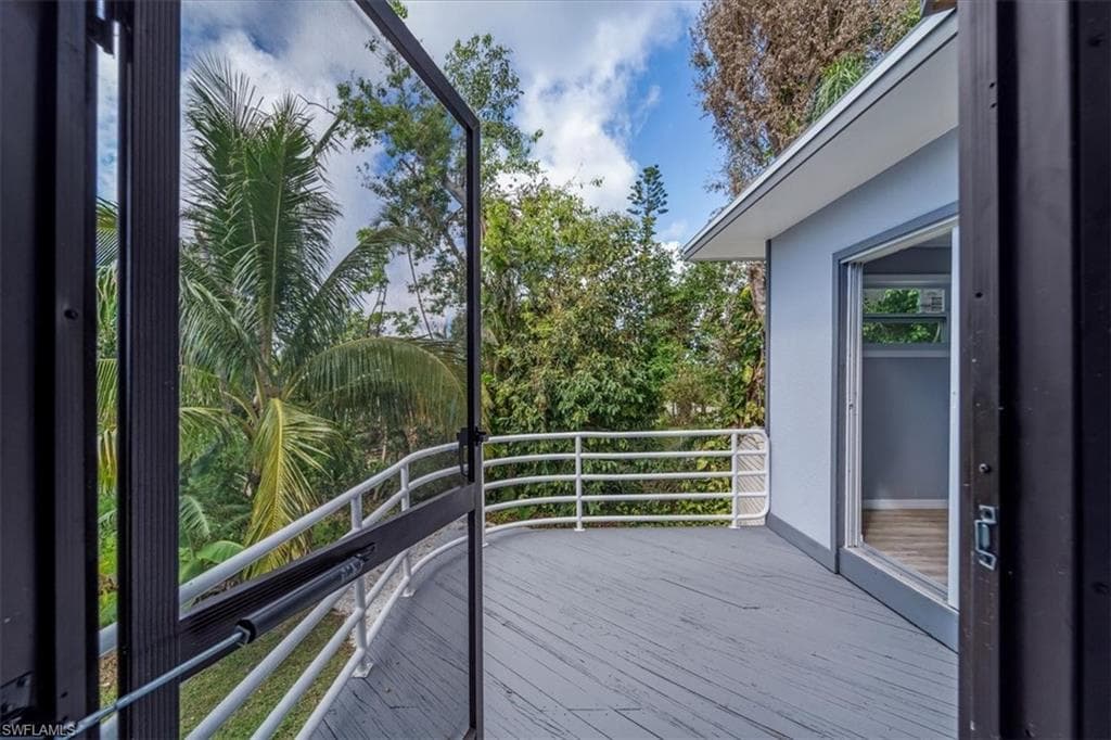 10925 Russell RD-26