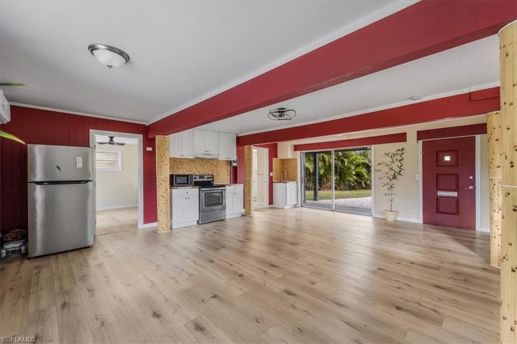10925 Russell RD-32
