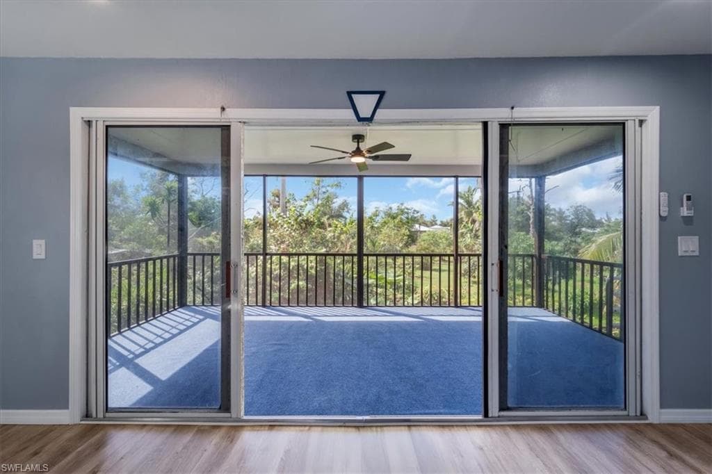 10925 Russell RD-20