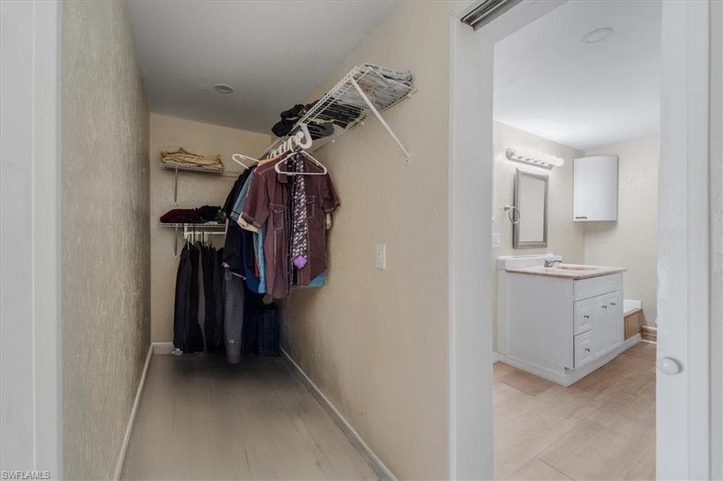10925 Russell RD-38