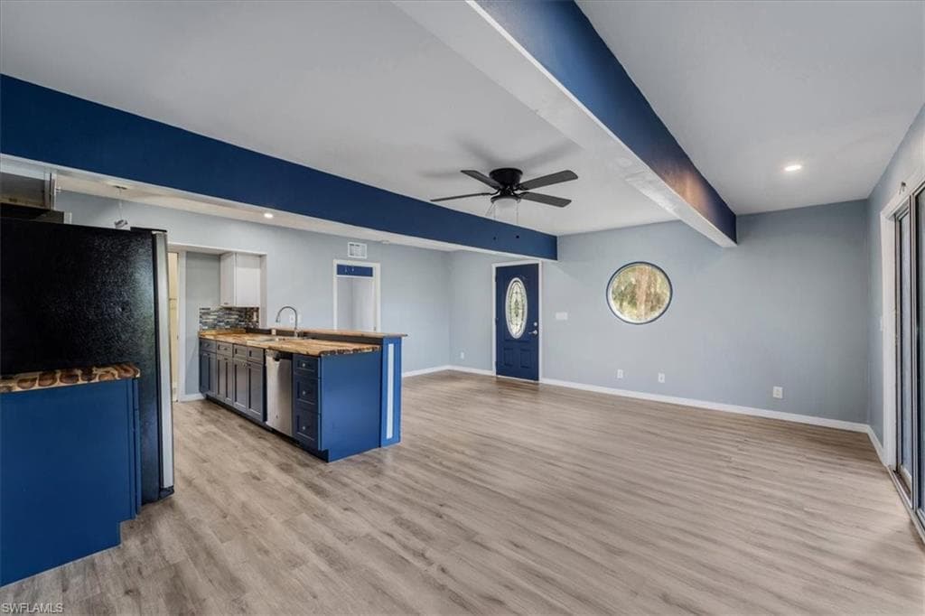 10925 Russell RD-10