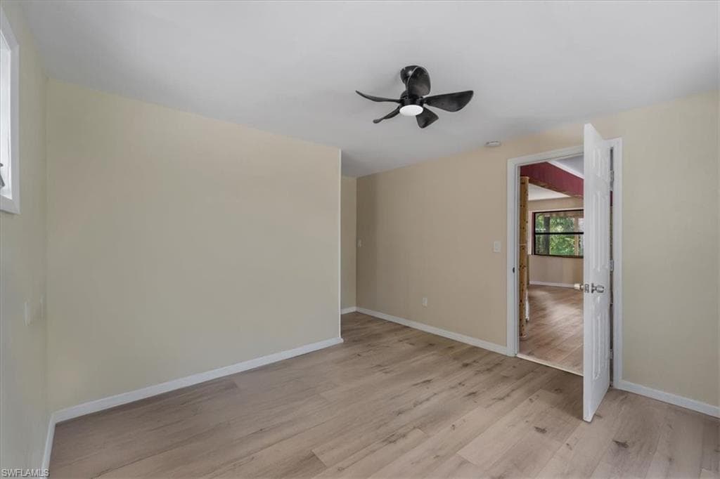 10925 Russell RD-37
