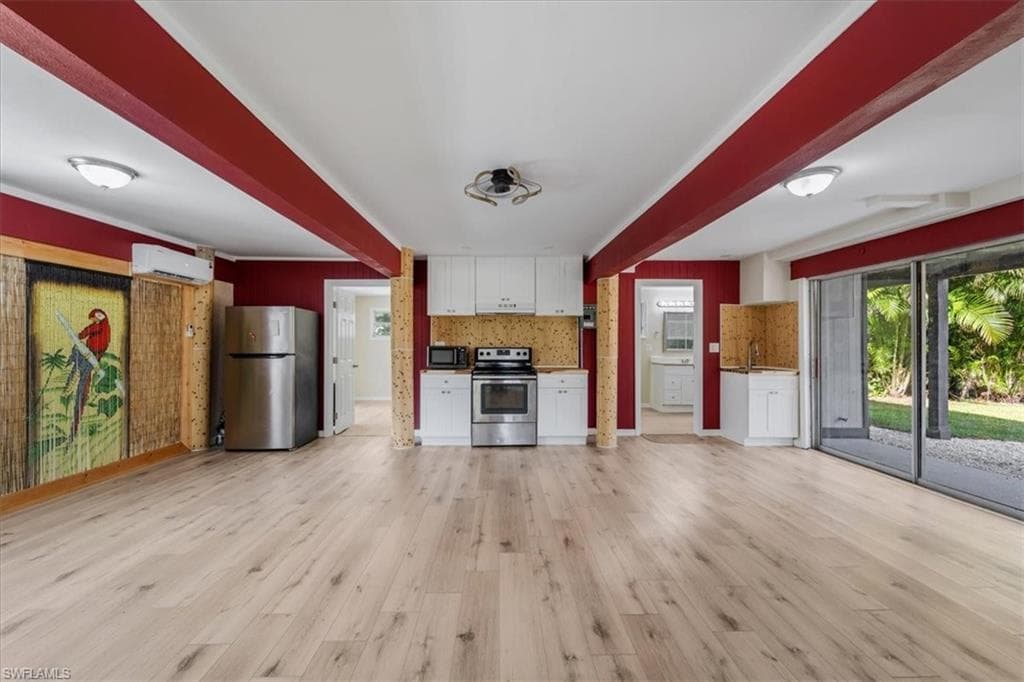 10925 Russell RD-31