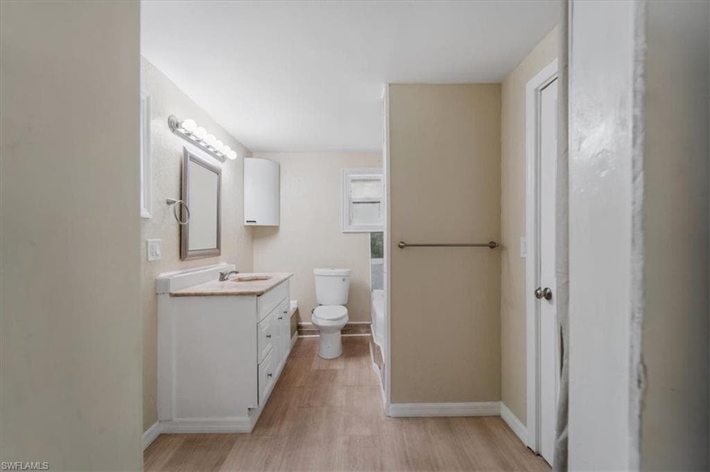 10925 Russell RD-39