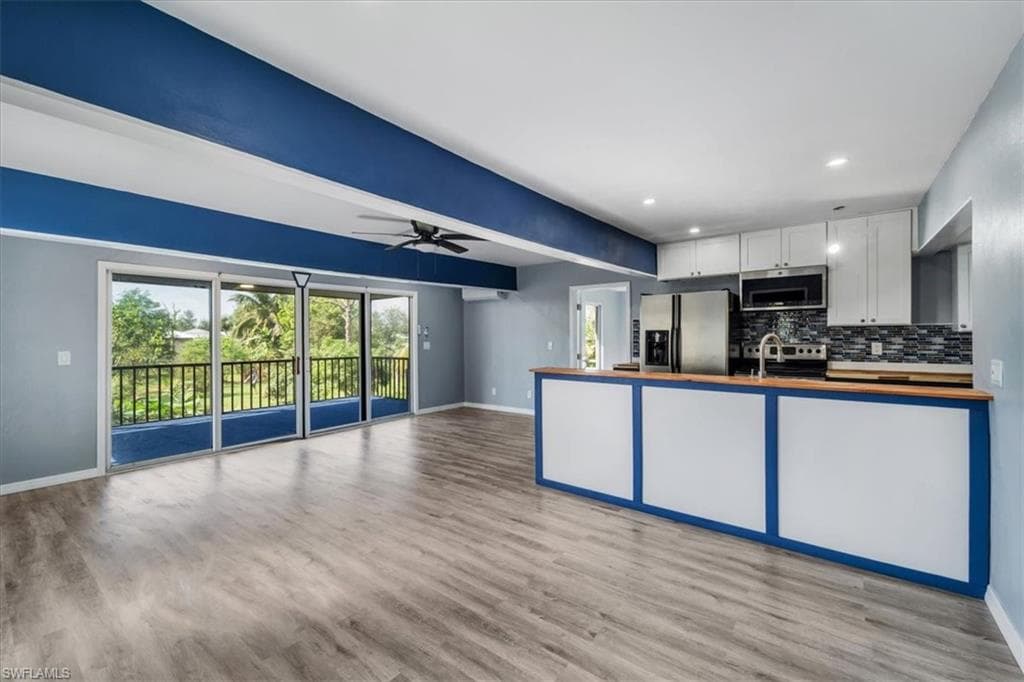 10925 Russell RD-8