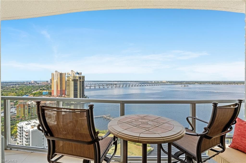 3000 Oasis Grand BLVD 2203-1