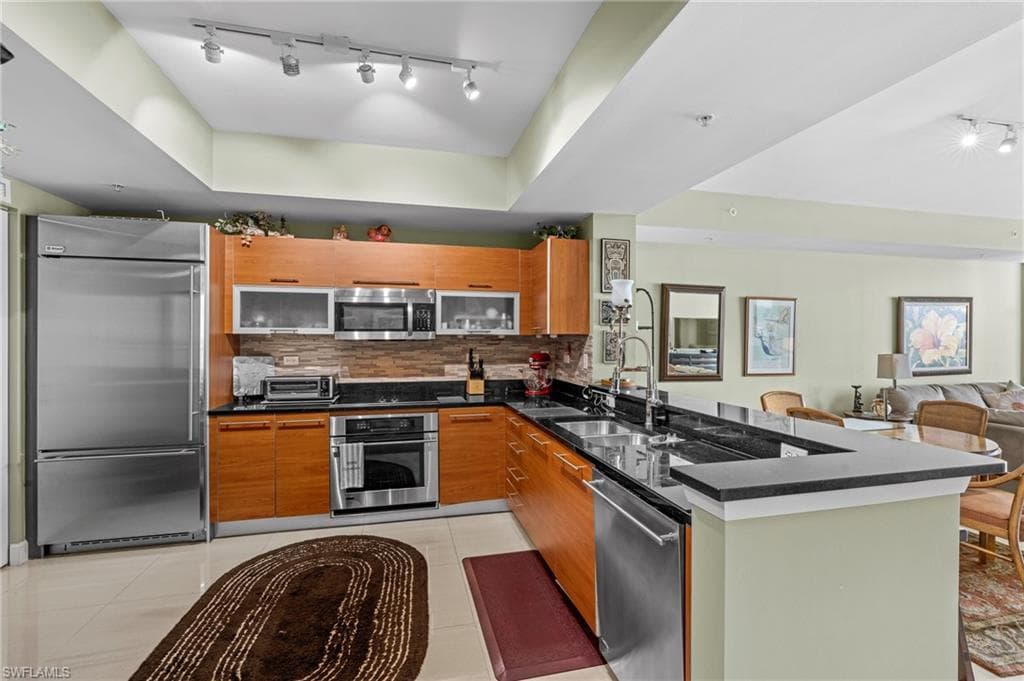 3000 Oasis Grand BLVD 2203-9