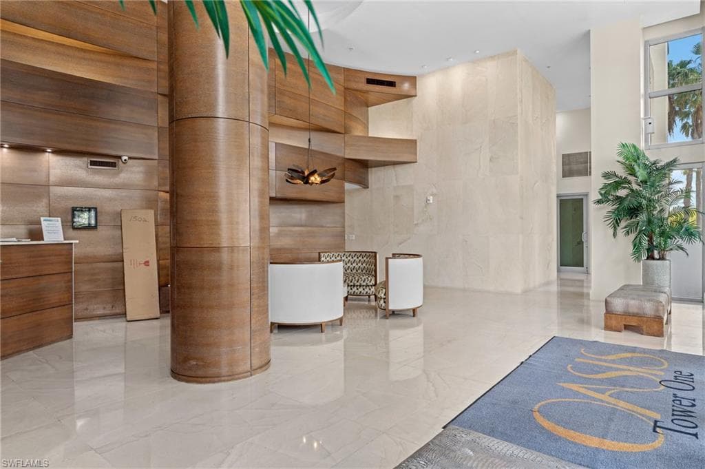 3000 Oasis Grand BLVD 2203-18