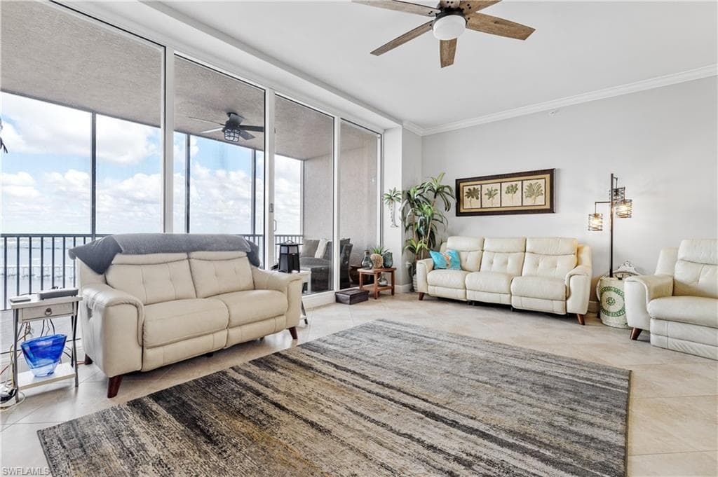 2090 W First ST I2409-6