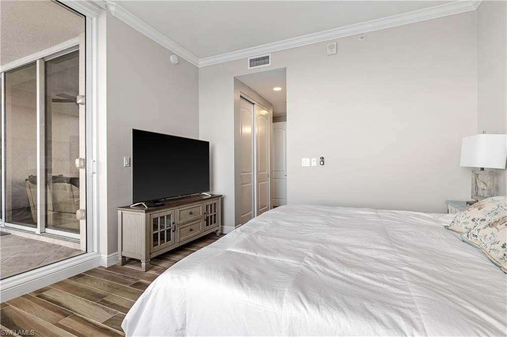 2090 W First ST I2409-17