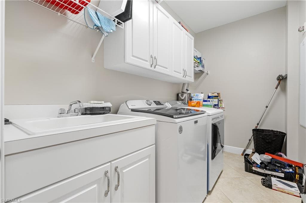 2090 W First ST I2409-24