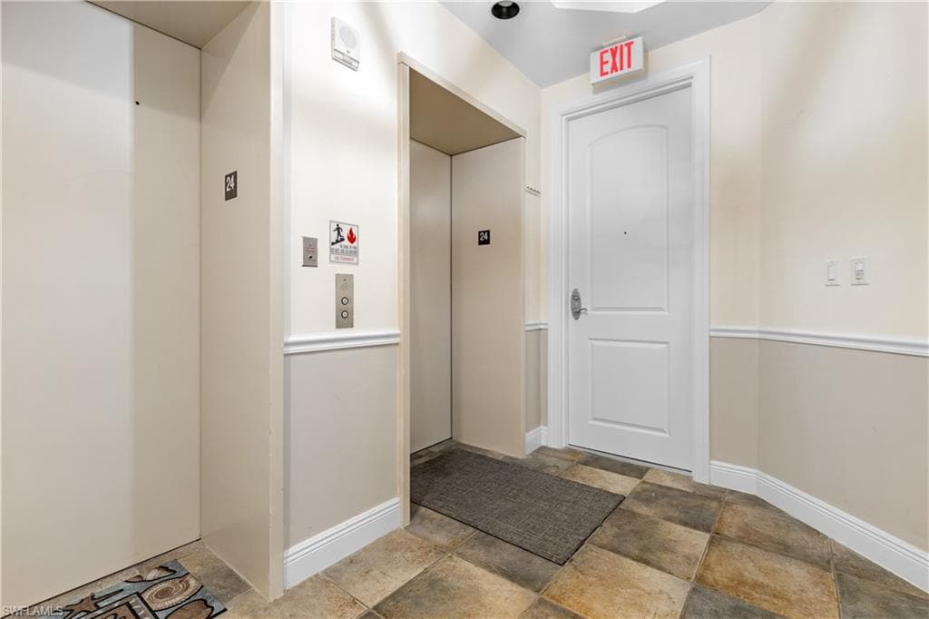 2090 W First ST I2409-29