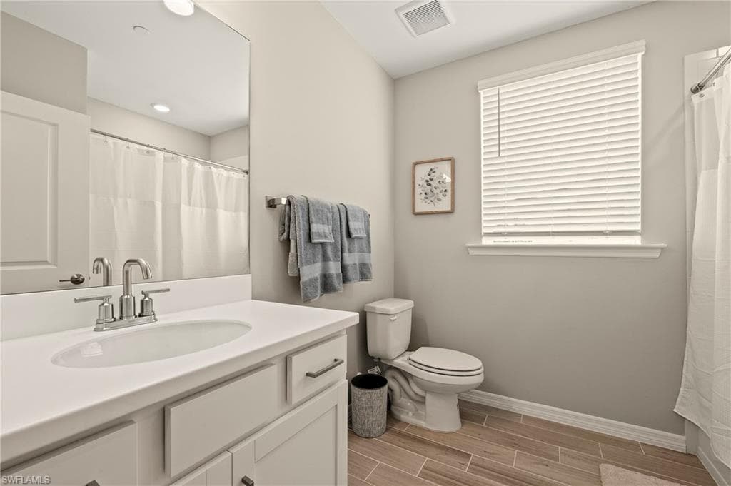 11821 Venetian Lagoon DR 104-17