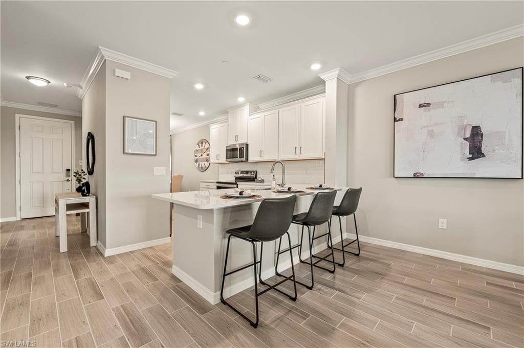 11821 Venetian Lagoon DR 104-8