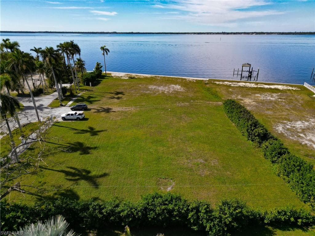 1301 Poinciana AVE-17