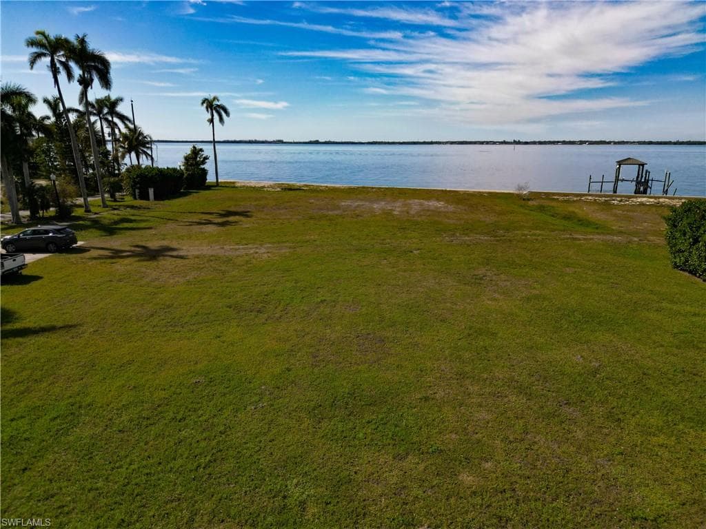 1301 Poinciana AVE-16