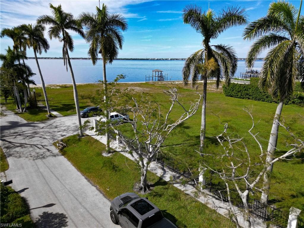 1301 Poinciana AVE-26