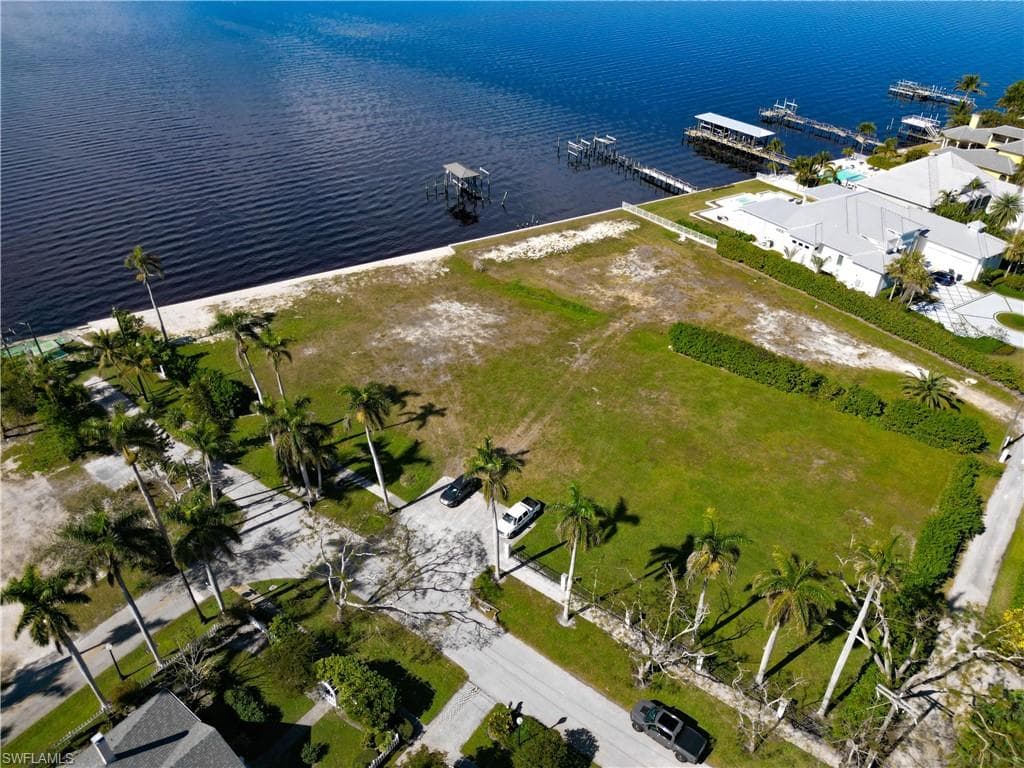 1301 Poinciana AVE-22