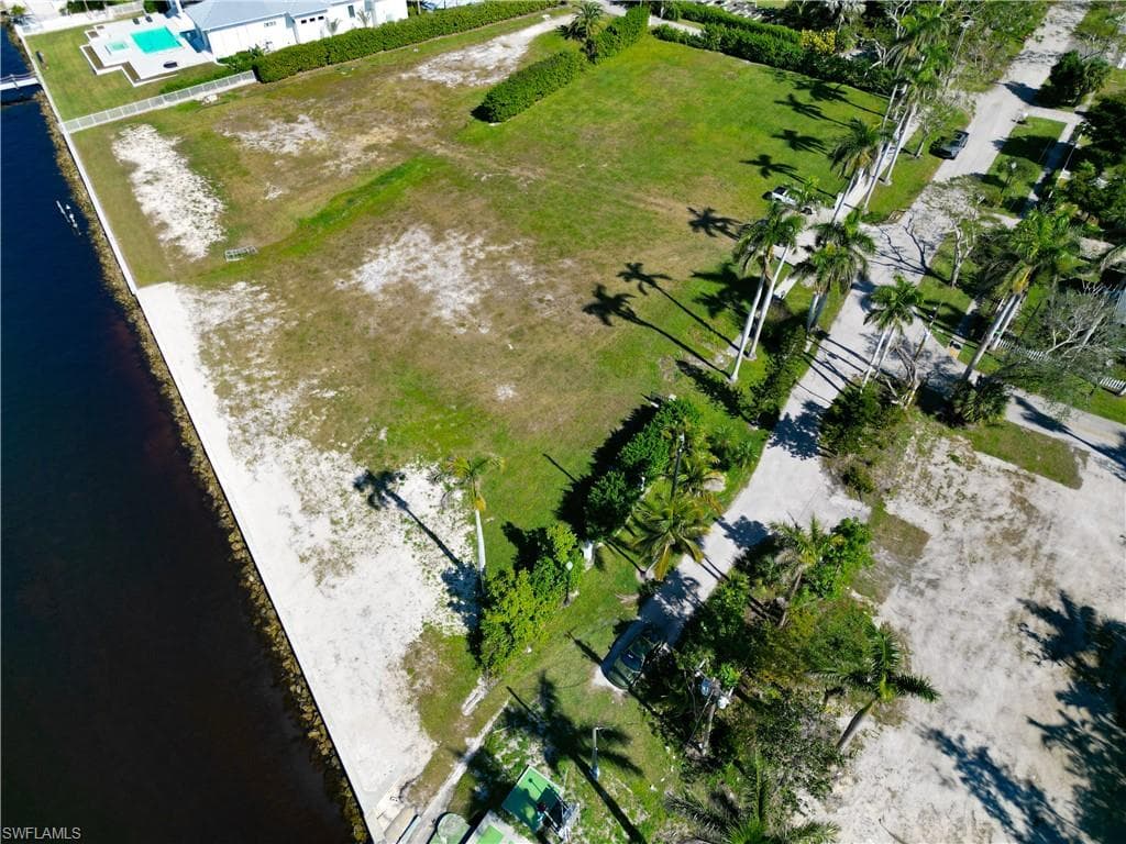1301 Poinciana AVE-9