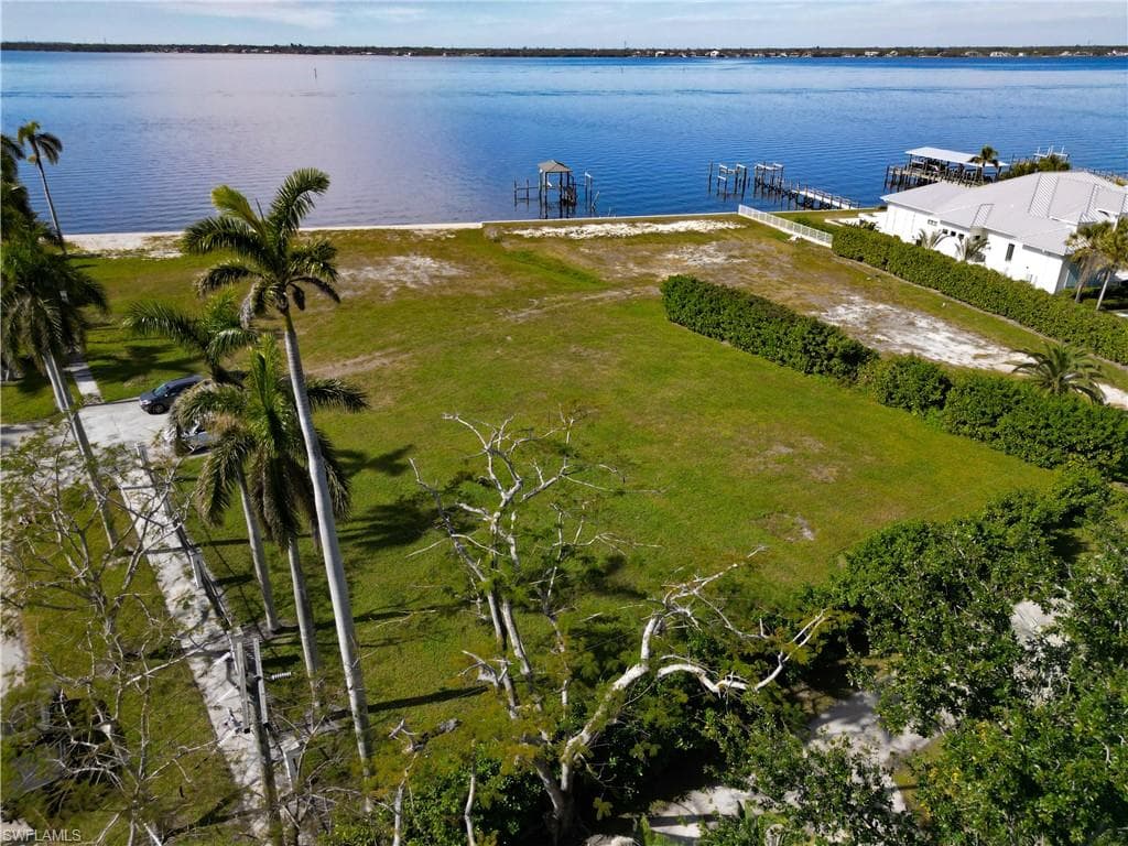 1301 Poinciana AVE-18