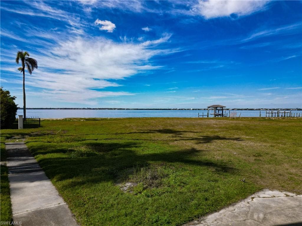 1301 Poinciana AVE-21