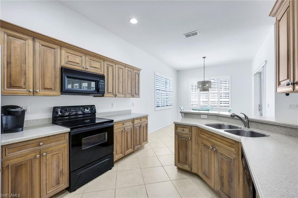 9375 Oak Strand DR-10